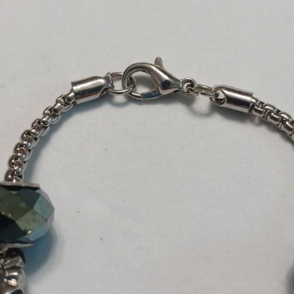 4/$30 Metallic Charm Bracelet - 5 Green & Metallic Charms - Picture 7 of 8